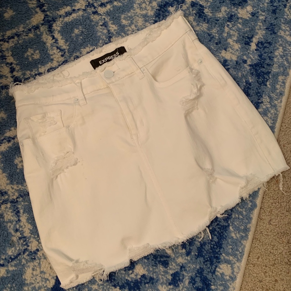 white denim skirt